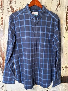 Columbia Men's Dark Blue and Royal Plaid Button-Down Shirt